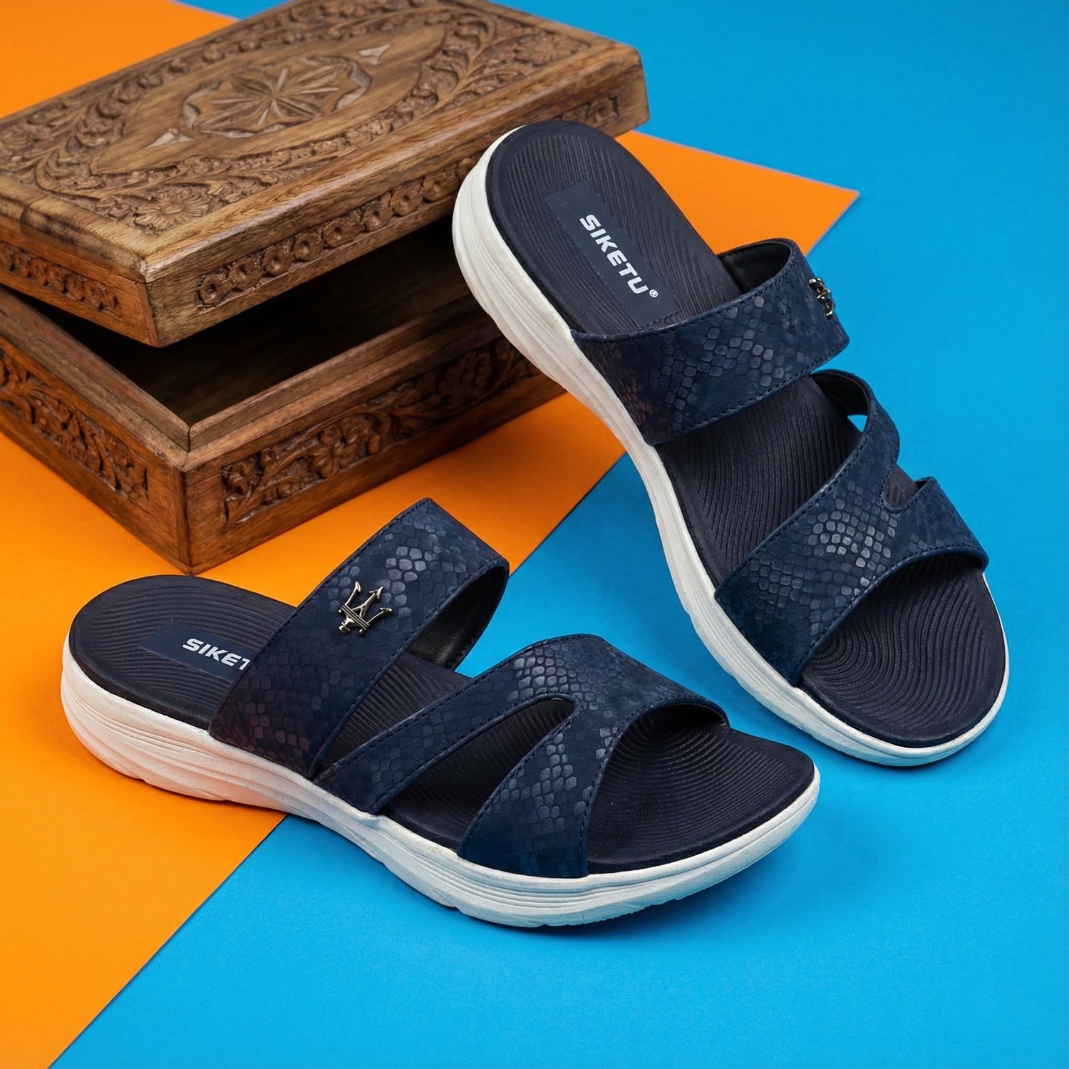 NAVY Essential Sandals